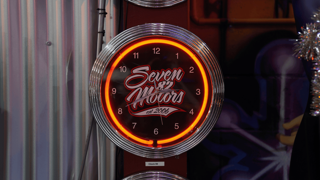 SEVEN82MOTORS Neon Clock